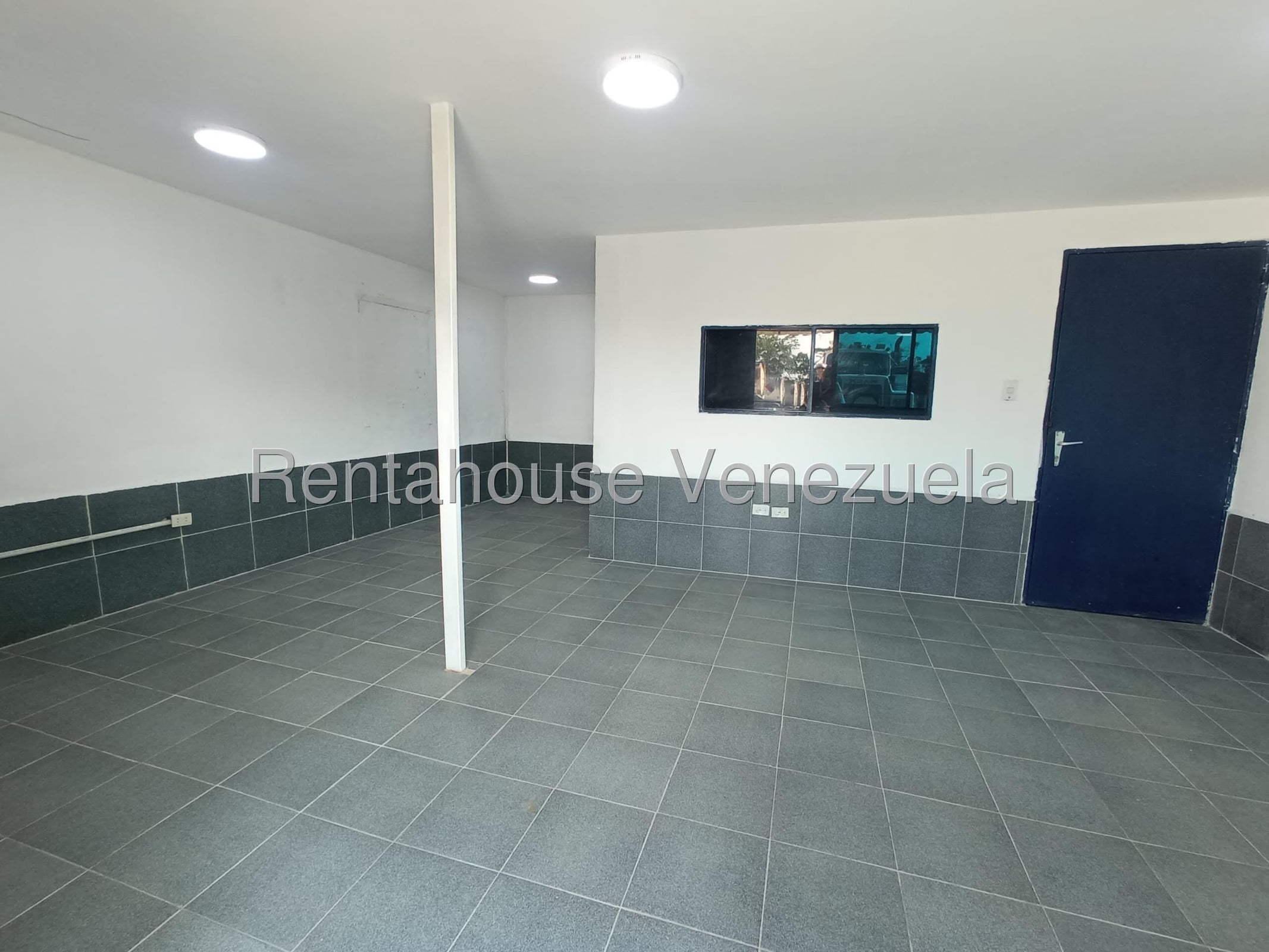 Oficina en alquiler con área de almacén, área de 140m², Oficina 30m² , pozo de agua y planta eléctrica, Parque Industrial Castillito - San Diego 