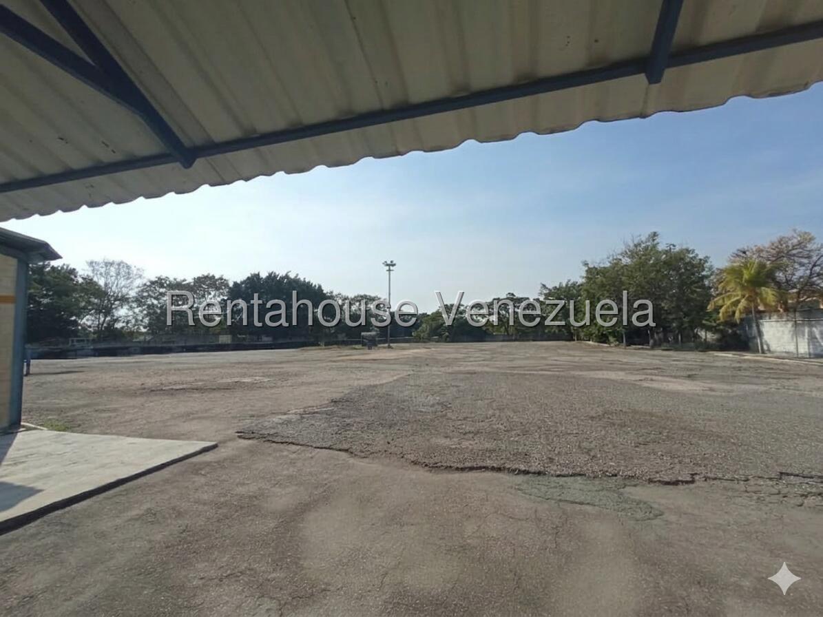 Oficina en alquiler con área de almacén, área de 140m², Oficina 30m² , pozo de agua y planta eléctrica, Parque Industrial Castillito - San Diego 