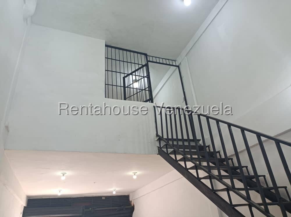 Local comercial en venta, 68m² a pie de calle 2 plantas, Ideal para cualquier negocio seguro, centro de Guacara 