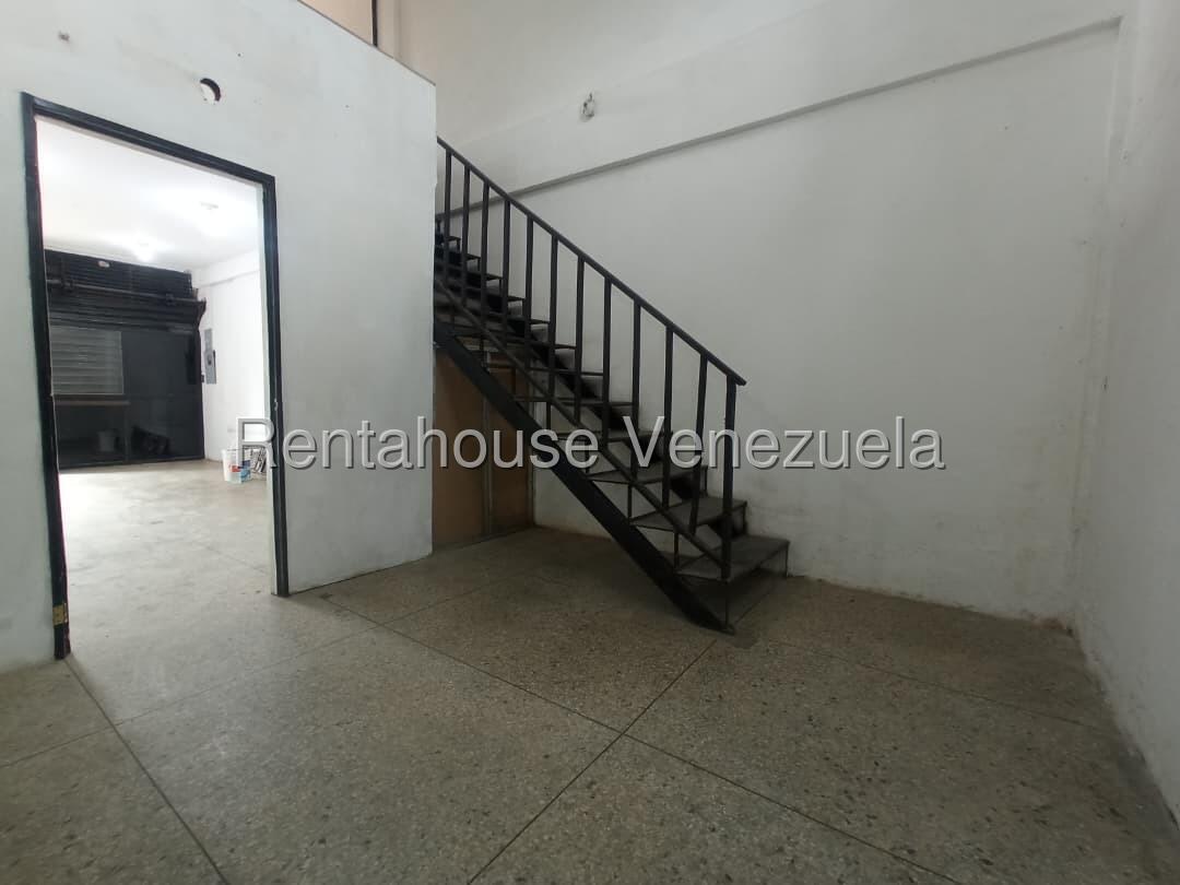Local comercial en venta, 68m² a pie de calle 2 plantas, Ideal para cualquier negocio seguro, centro de Guacara 