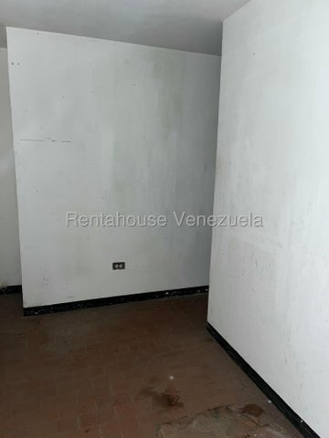 Centro Apartamento en venta ubicado en Valencia Caraobo codigo 27-404 ELOISA MEJIA