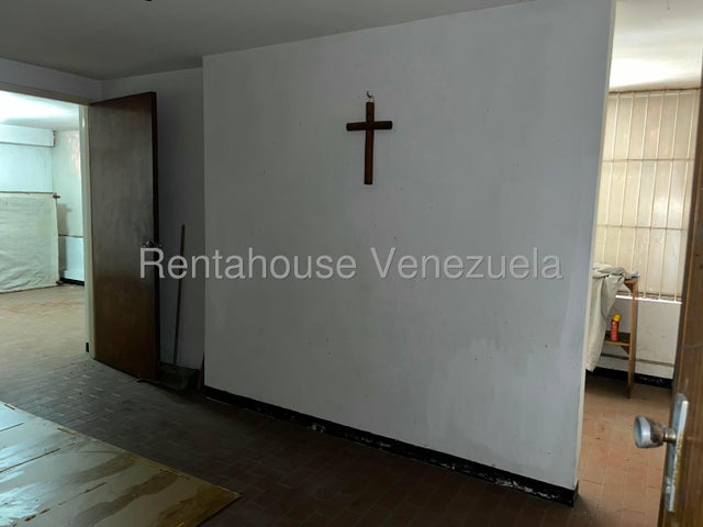 Centro Apartamento en venta ubicado en Valencia Caraobo codigo 27-404 ELOISA MEJIA
