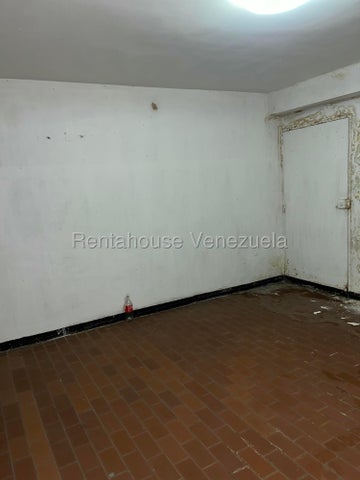 Centro Apartamento en venta ubicado en Valencia Caraobo codigo 27-404 ELOISA MEJIA