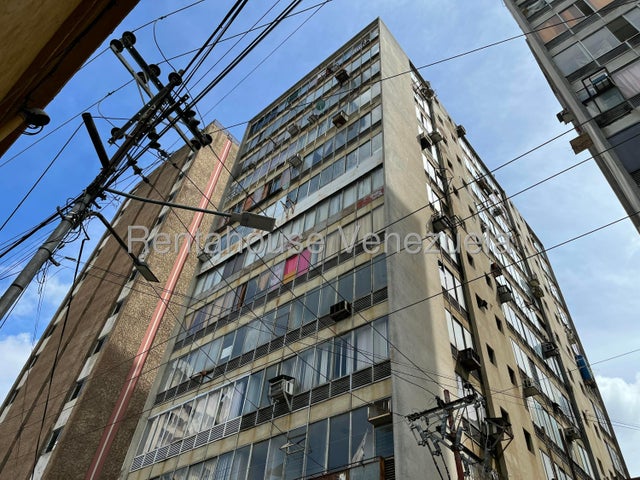 Centro Apartamento en venta ubicado en Valencia Caraobo codigo 27-404 ELOISA MEJIA