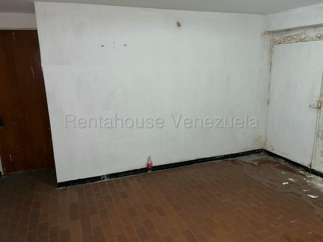 Centro Apartamento en venta ubicado en Valencia Caraobo codigo 27-404 ELOISA MEJIA