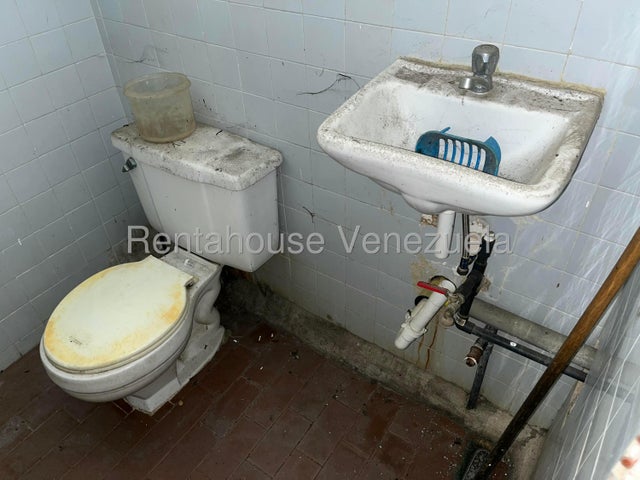 Centro Apartamento en venta ubicado en Valencia Caraobo codigo 27-404 ELOISA MEJIA