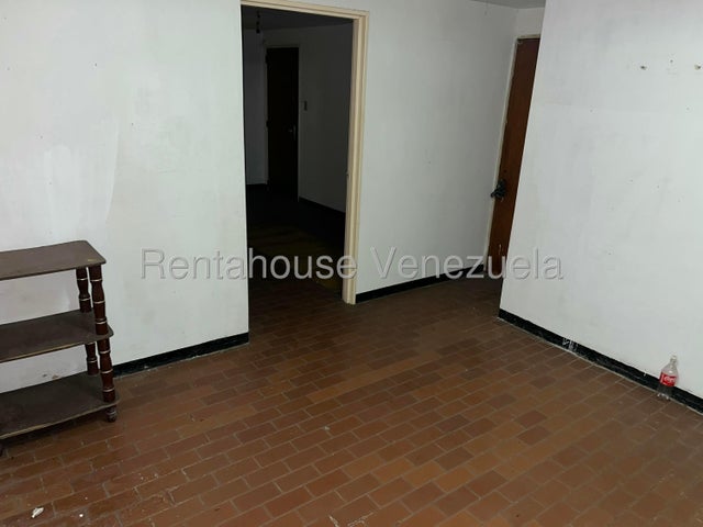 Centro Apartamento en venta ubicado en Valencia Caraobo codigo 27-404 ELOISA MEJIA