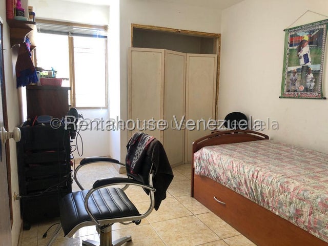 En el Camoruco Apartamento en Venta Ubicado en Valencia Carabobo codigo 26-22355 ELOISA MEJIA