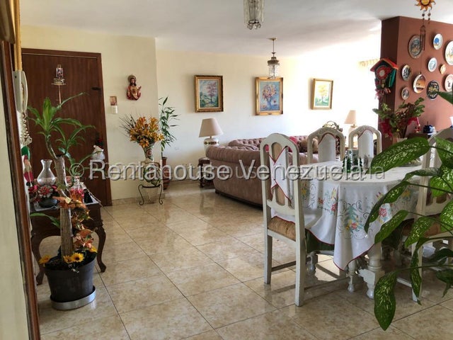 En el Camoruco Apartamento en Venta Ubicado en Valencia Carabobo codigo 26-22355 ELOISA MEJIA