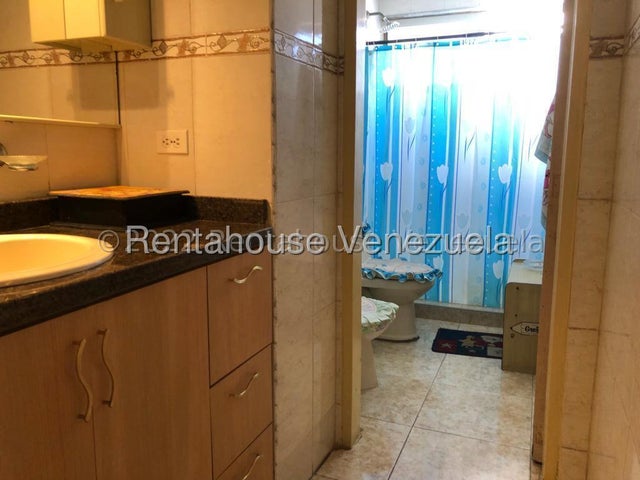 En el Camoruco Apartamento en Venta Ubicado en Valencia Carabobo codigo 26-22355 ELOISA MEJIA