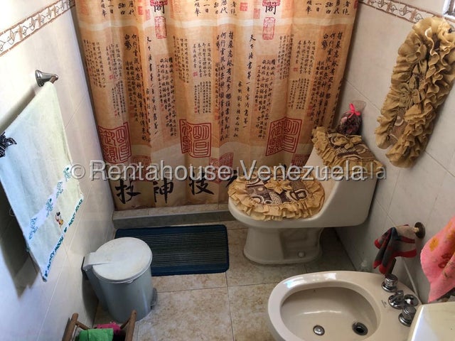 En el Camoruco Apartamento en Venta Ubicado en Valencia Carabobo codigo 26-22355 ELOISA MEJIA