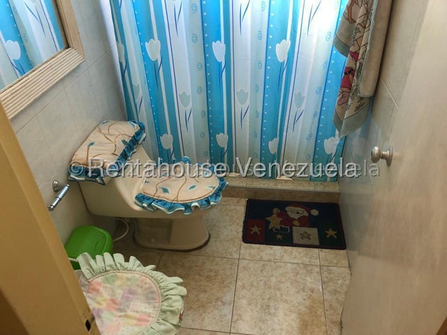 En el Camoruco Apartamento en Venta Ubicado en Valencia Carabobo codigo 26-22355 ELOISA MEJIA