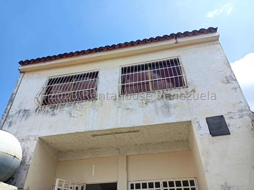 Casa en venta 280m² ideal para cualquier Negocio o Residencial, zona alto trágico en parroquia La Candelaria. *Se escucha propuesta*