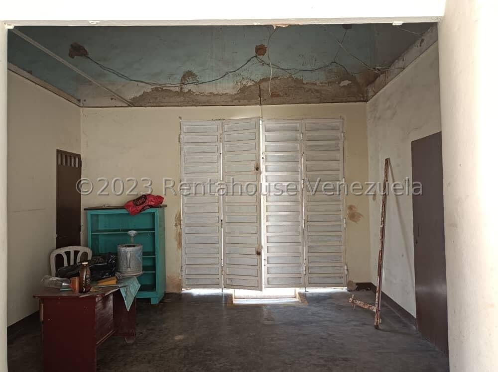 Casa en venta 280m² ideal para cualquier Negocio o Residencial, zona alto trágico en parroquia La Candelaria. *Se escucha propuesta*
