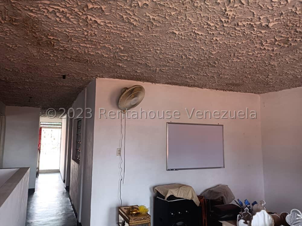 Casa en venta 280m² ideal para cualquier Negocio o Residencial, zona alto trágico en parroquia La Candelaria. *Se escucha propuesta*