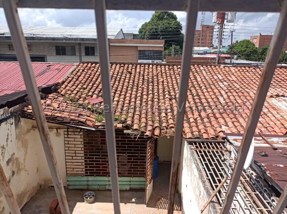 Casa en venta 280m² ideal para cualquier Negocio o Residencial, zona alto trágico en parroquia La Candelaria. *Se escucha propuesta*