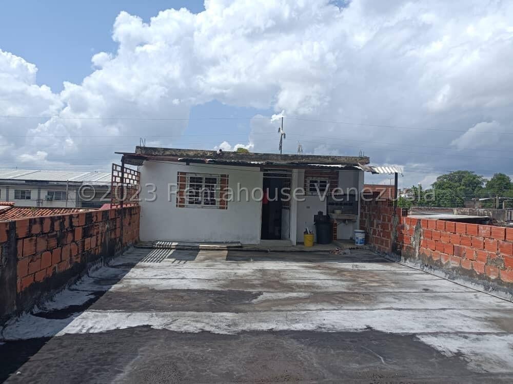 Casa en venta 280m² ideal para cualquier Negocio o Residencial, zona alto trágico en parroquia La Candelaria. *Se escucha propuesta*