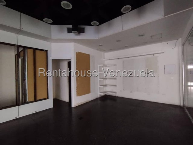 Alquiler de local en el C.C. Via Veneto. Naguanagua. #26-12188