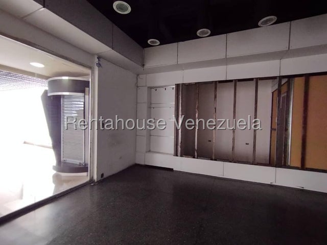Alquiler de local en el C.C. Via Veneto. Naguanagua. #26-12188