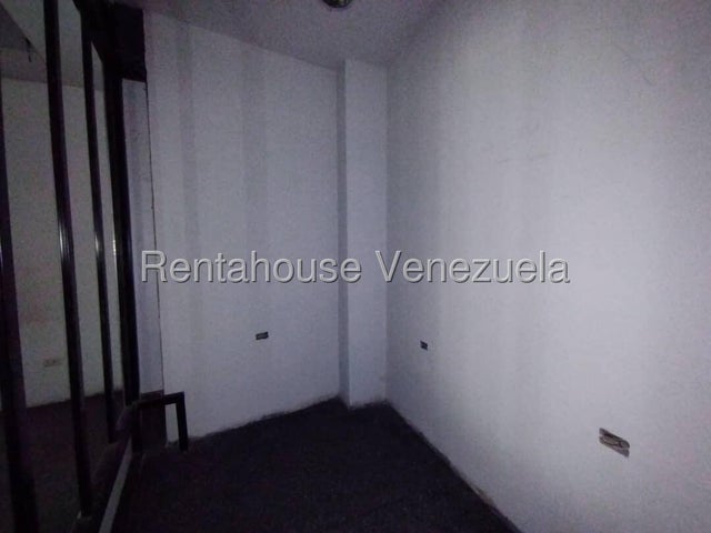 Alquiler de local en el C.C. Via Veneto. Naguanagua. #26-12188