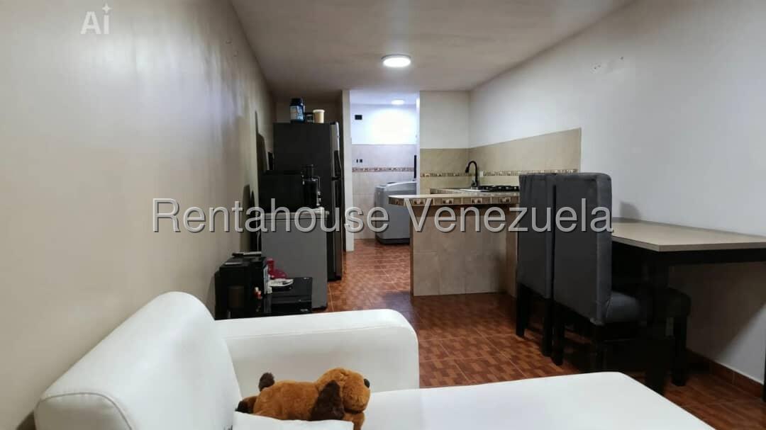 Apartamento en venta 82m² 3h-2b-1p piso bajo pozo de agua Urb Buenaventura Los Guayos *Solo clientes*