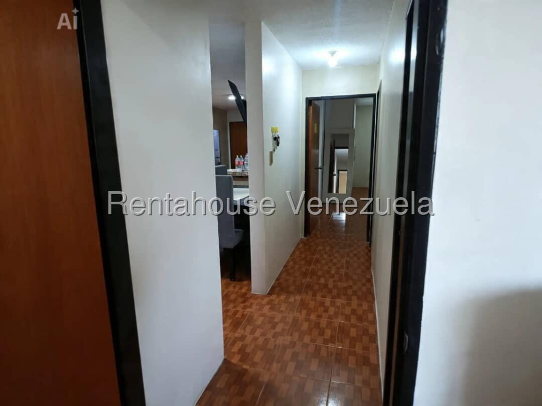 Apartamento en venta 82m² 3h-2b-1p piso bajo pozo de agua Urb Buenaventura Los Guayos *Solo clientes*
