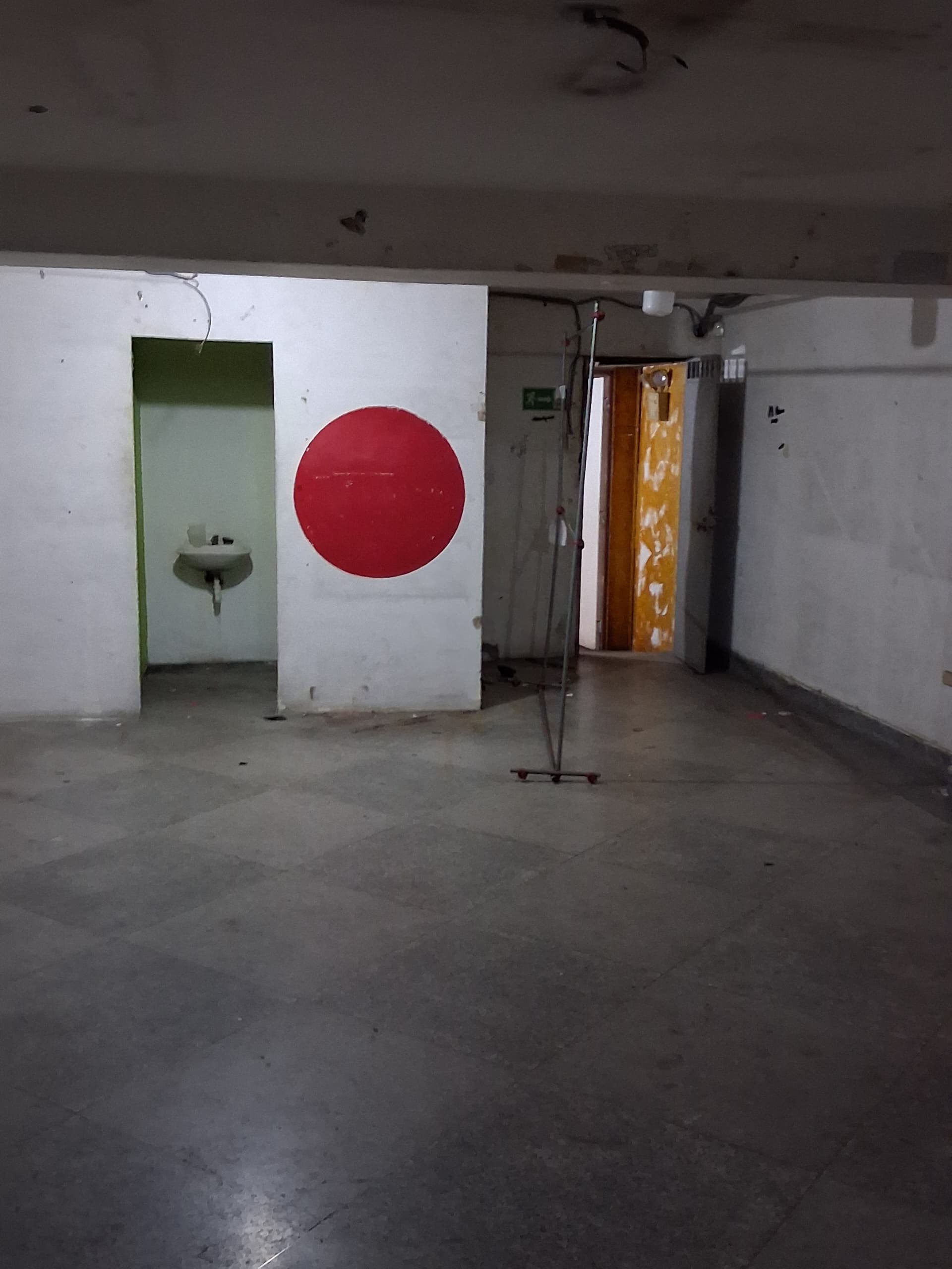 Vendo edificio con locales Av  Urdaneta 