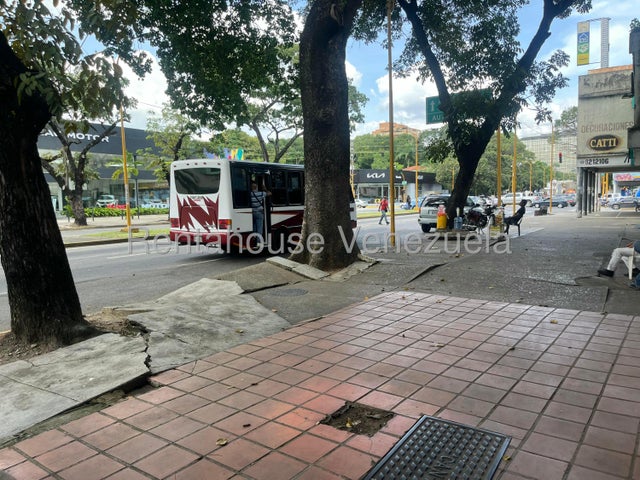 Alquiler de local en Av. Boliva Norte #26-6574