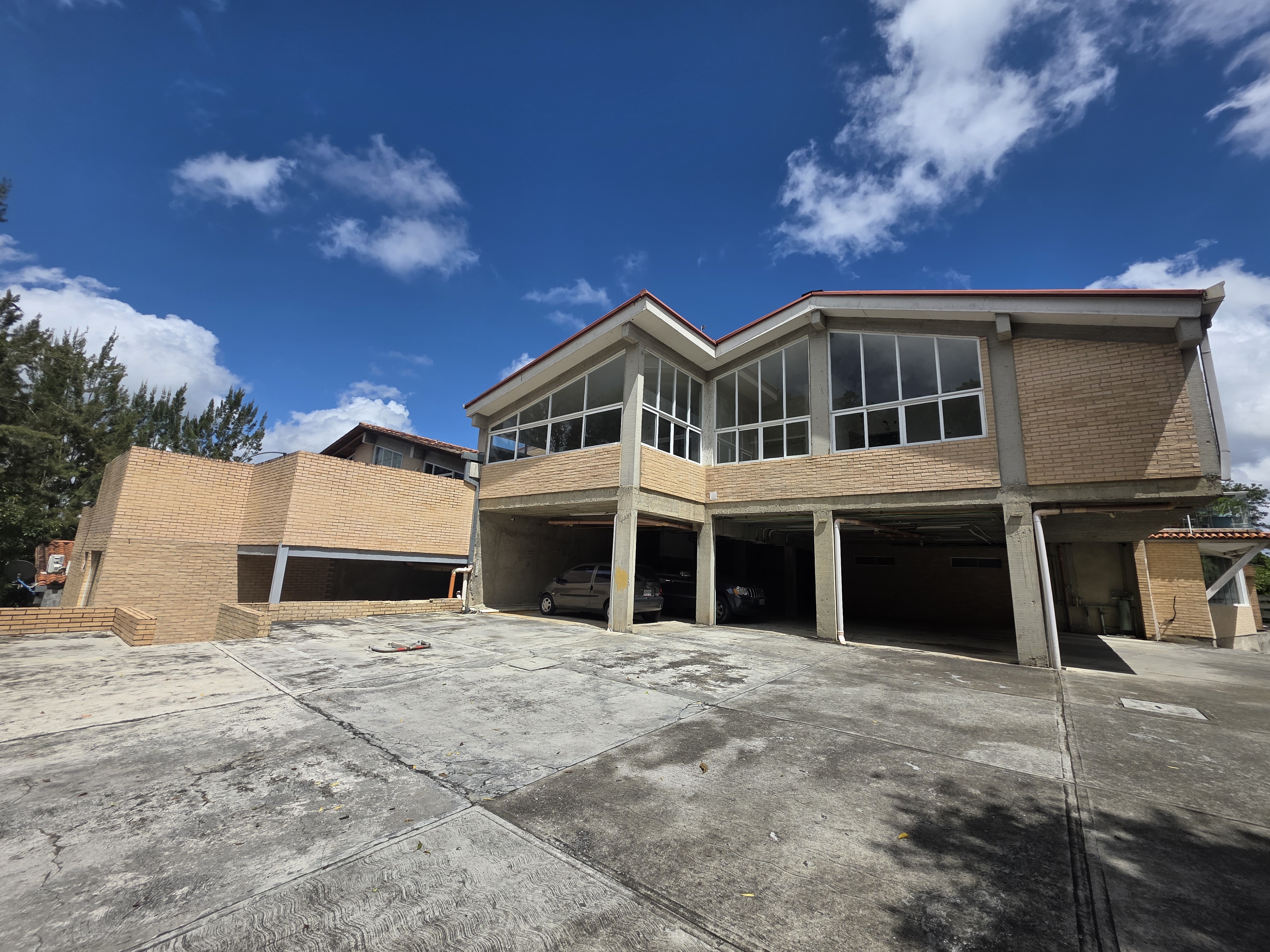 Vendo apartamento en obra gris 110m2 Los Guayabitos Oripoto