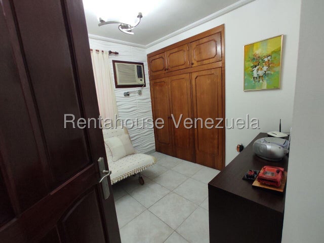 Apartamento en Venta en Urb. El Toro 26-8804