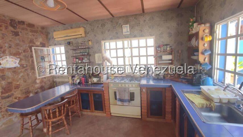Casa en Venta Con Piscina en Asocata  26-13149