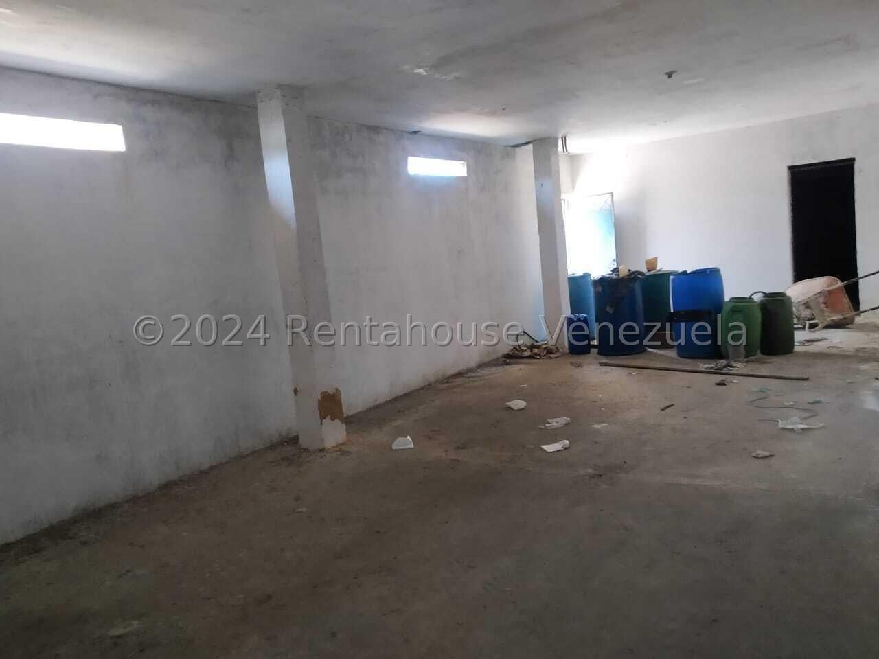 Terreno en Venta en Centro de Maracay 25-13925