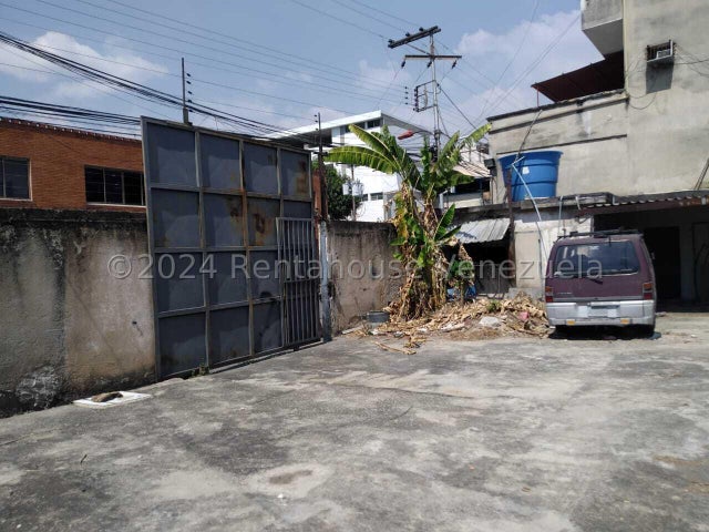 Terreno en Venta en Centro de Maracay 25-13925