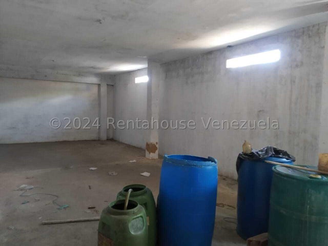 Terreno en Venta en Centro de Maracay 25-13925