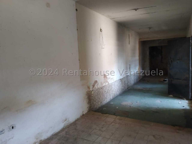 Terreno en Venta en Centro de Maracay 25-13925