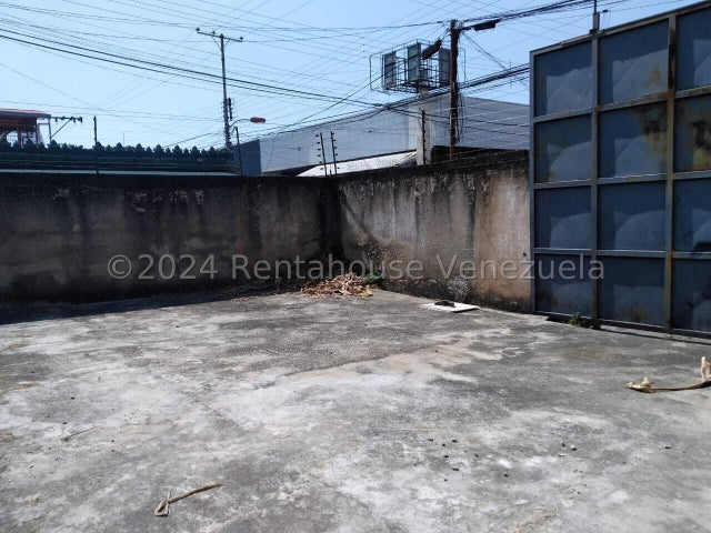 Terreno en Venta en Centro de Maracay 25-13925