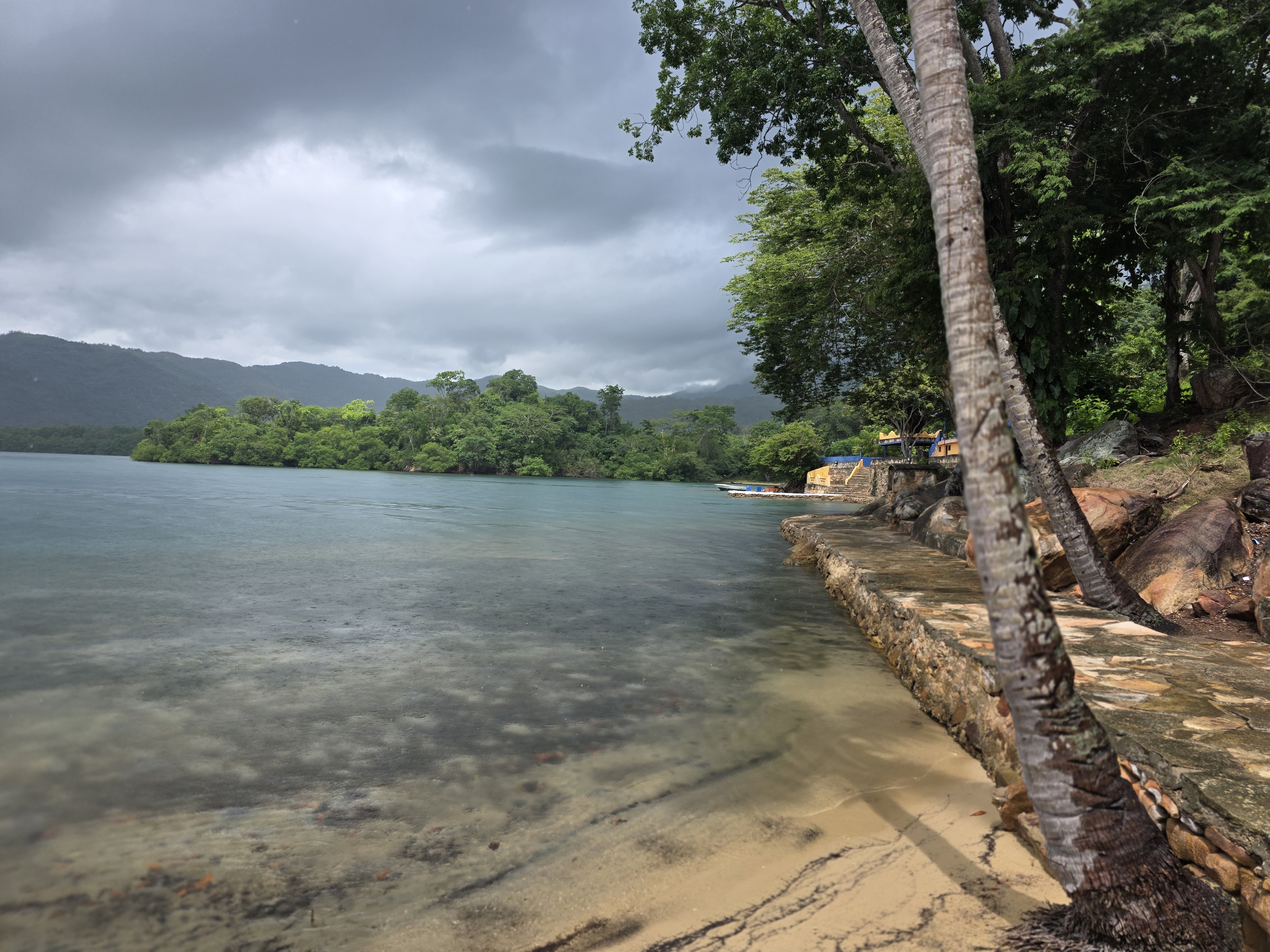 Vendo terreno posada  para desarrollo turistico Mochima