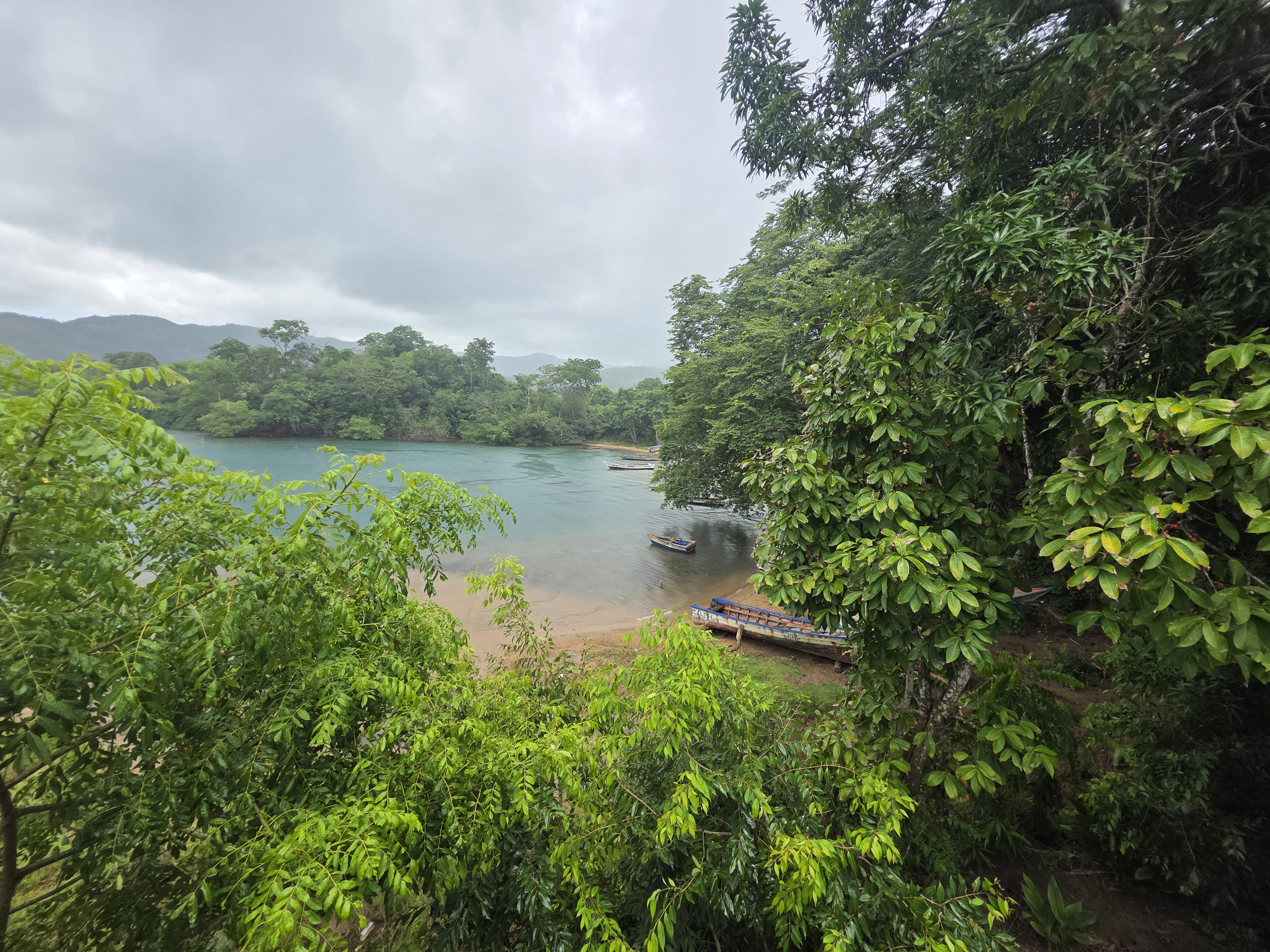 Vendo terreno posada  para desarrollo turistico Mochima
