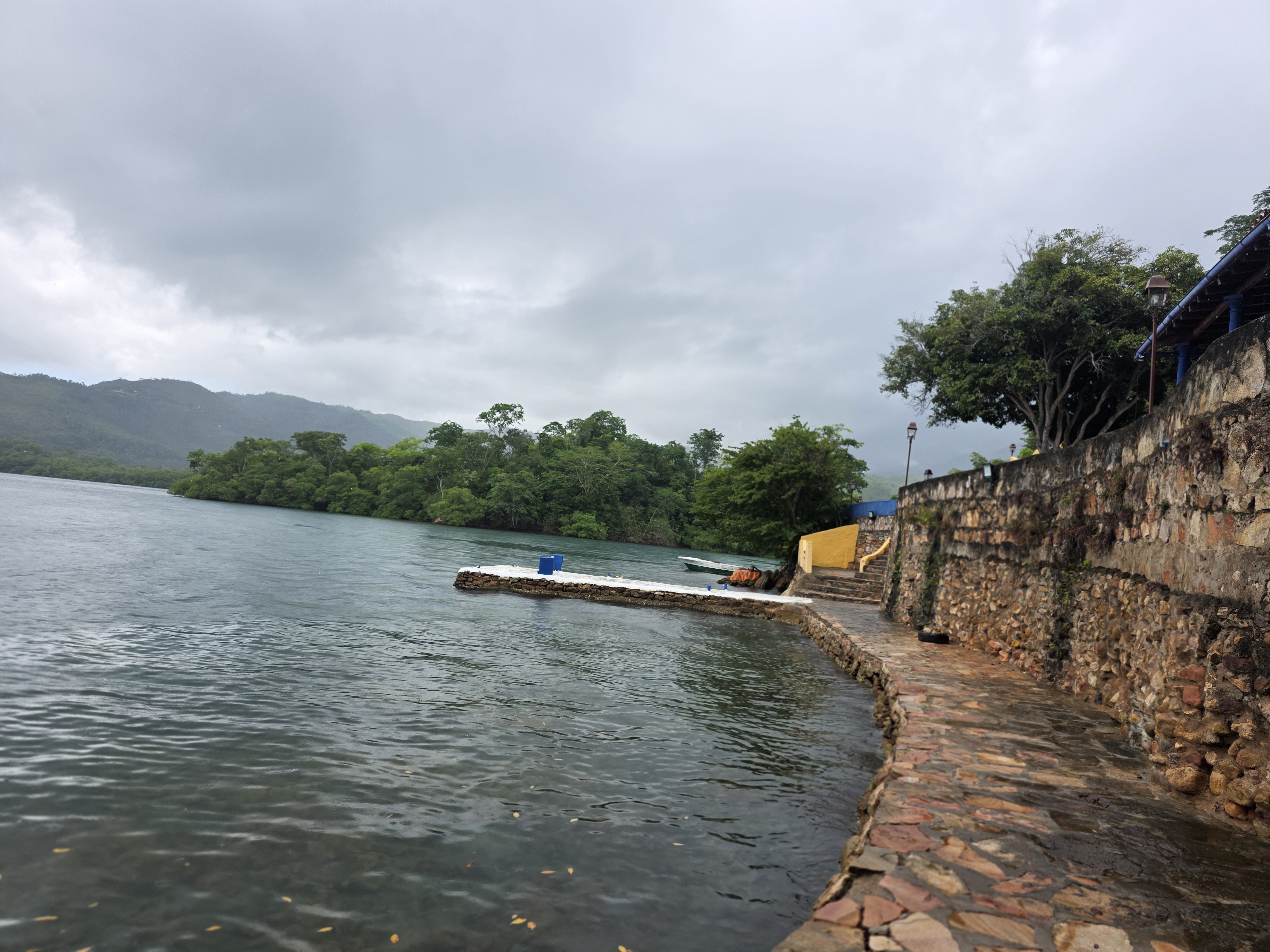 Vendo terreno posada  para desarrollo turistico Mochima