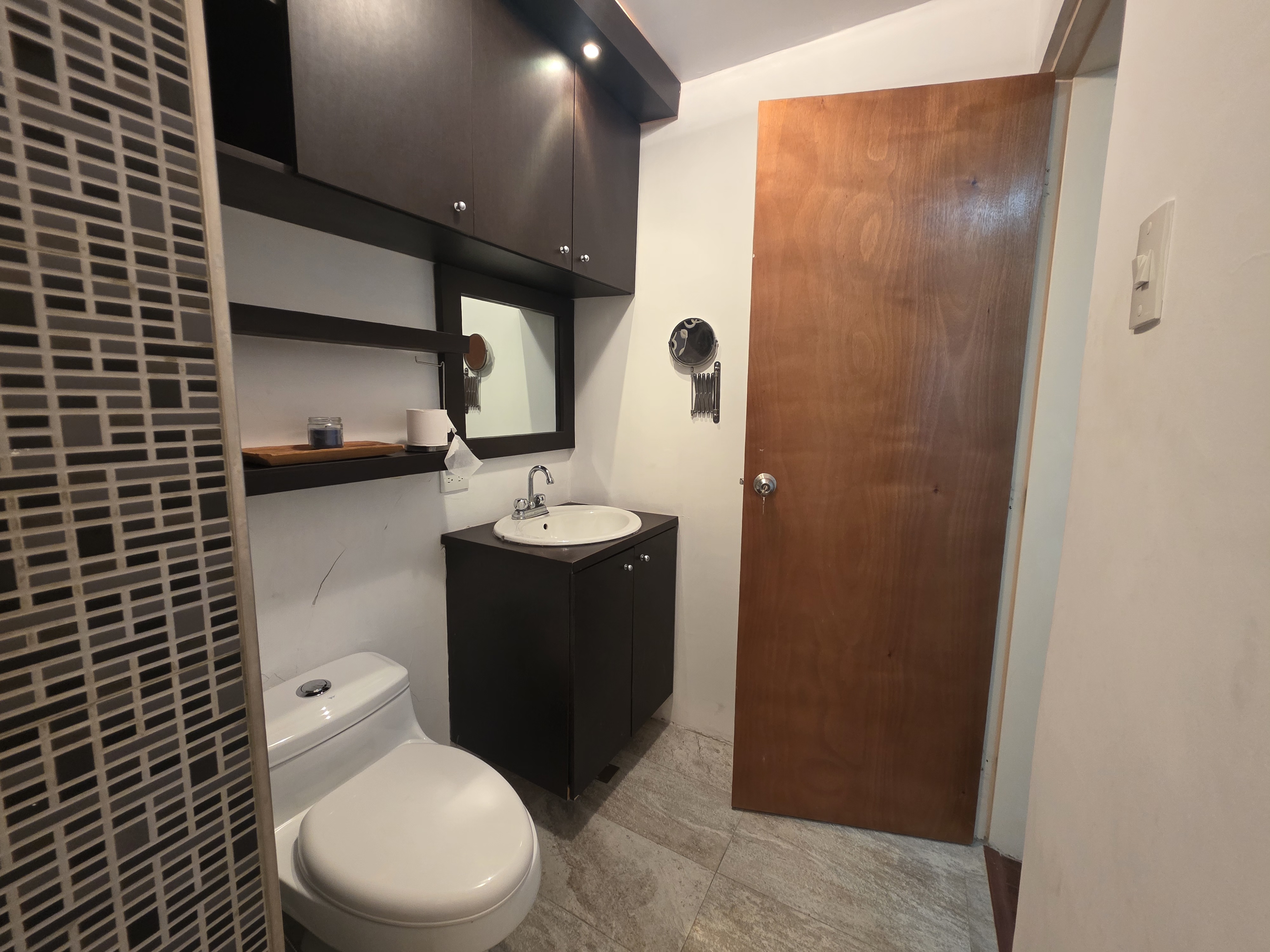 Vendo apartamento remodelado 50m2 Los Naranjos Humboldt 