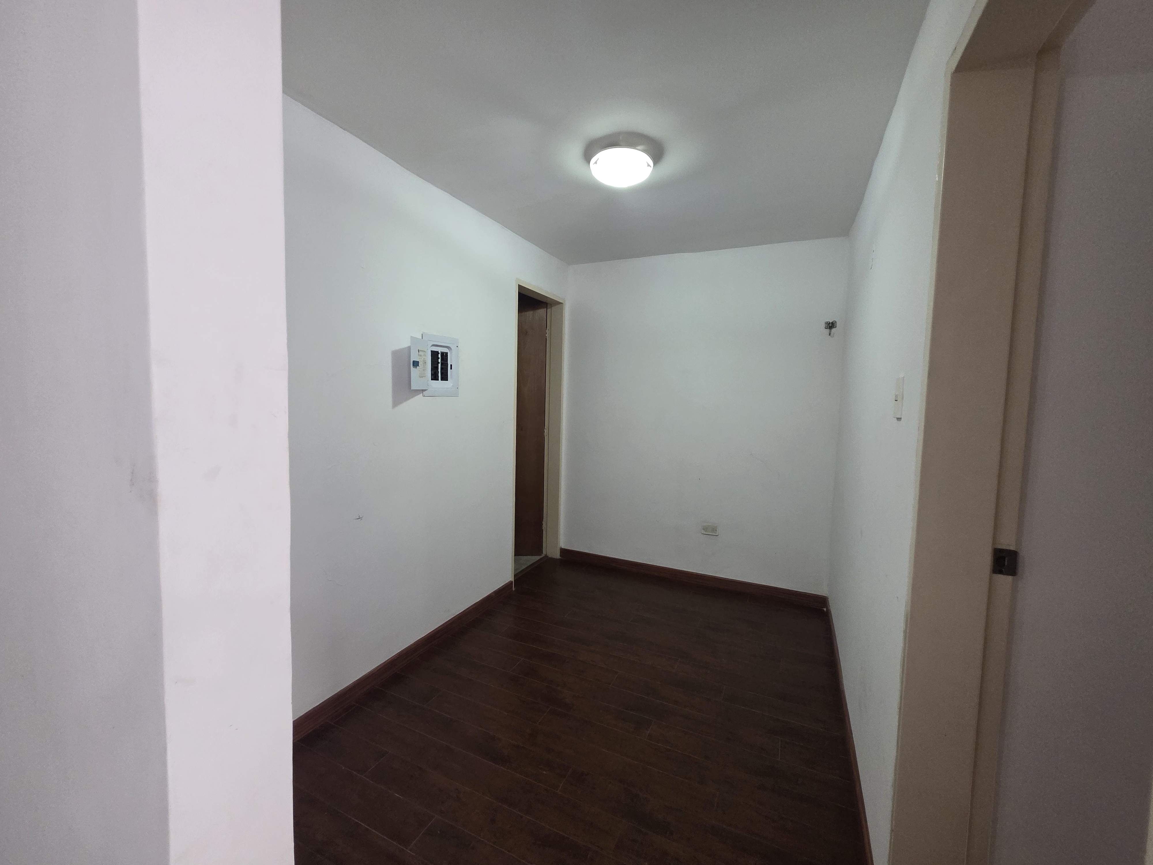 Vendo apartamento remodelado 50m2 Los Naranjos Humboldt 