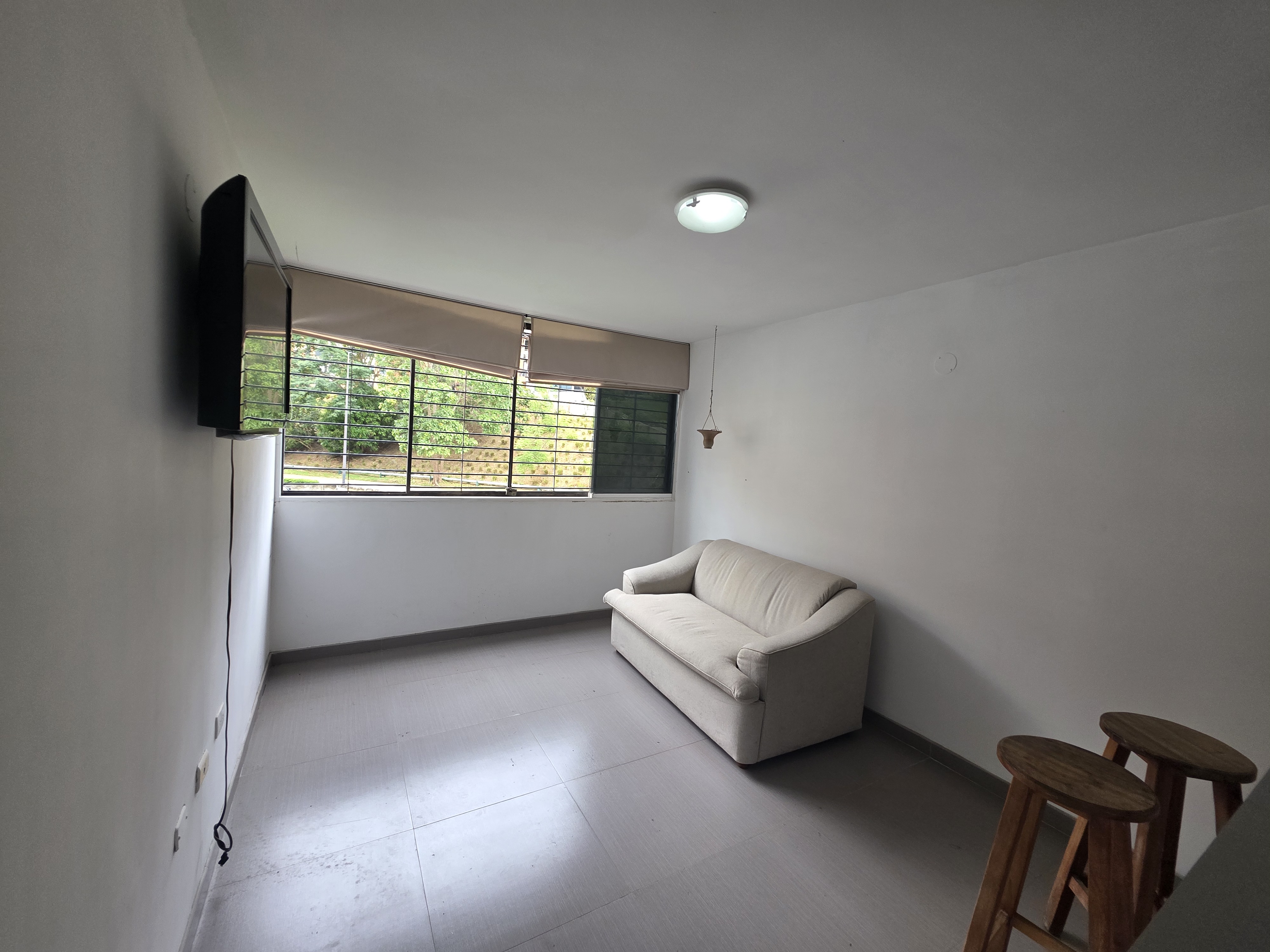 Vendo apartamento remodelado 50m2 Los Naranjos Humboldt 