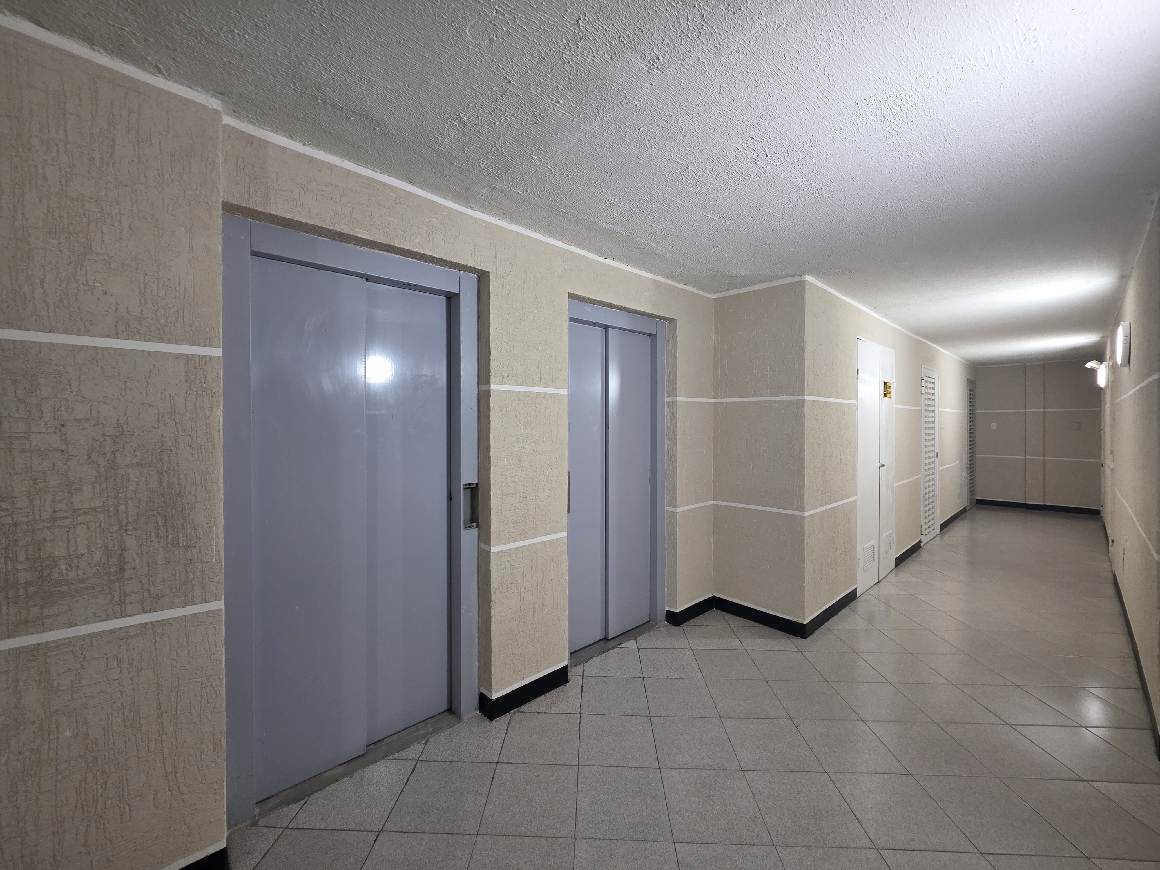 Vendo apartamento remodelado 50m2 Los Naranjos Humboldt 