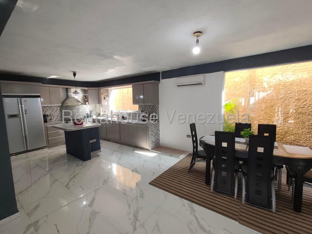 Casa moderna en venta 520m2 6H-6H-7H posee planta eléctrica ]Urb Los Tamarindos San Diego 
