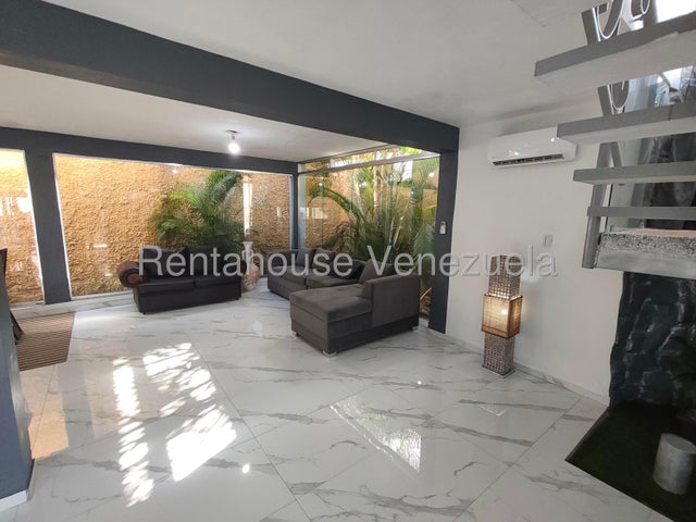 Casa moderna en venta 520m2 6H-6H-7H posee planta eléctrica ]Urb Los Tamarindos San Diego 