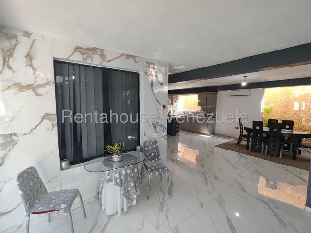 Casa moderna en venta 520m2 6H-6H-7H posee planta eléctrica ]Urb Los Tamarindos San Diego 