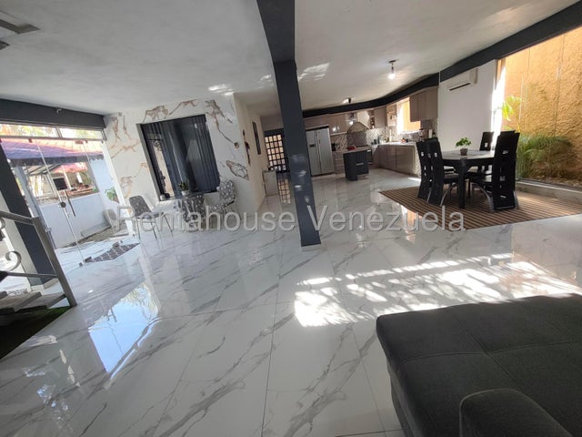 Casa moderna en venta 520m2 6H-6H-7H posee planta eléctrica ]Urb Los Tamarindos San Diego 