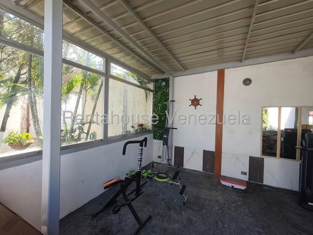 Casa moderna en venta 520m2 6H-6H-7H posee planta eléctrica ]Urb Los Tamarindos San Diego 