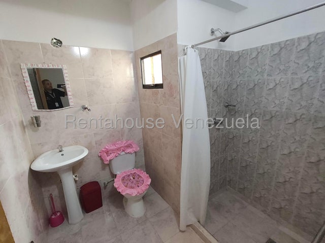 Casa moderna en venta 520m2 6H-6H-7H posee planta eléctrica ]Urb Los Tamarindos San Diego 
