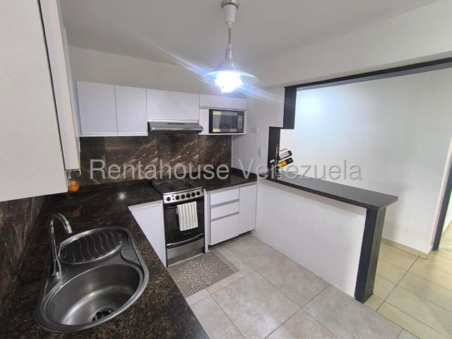 Apartamento en venta 99m2 3H-2B-1P piso medio, pozo de agua excelente ubicacion Av Bolivar Norte en Valencia*Solo clientes*